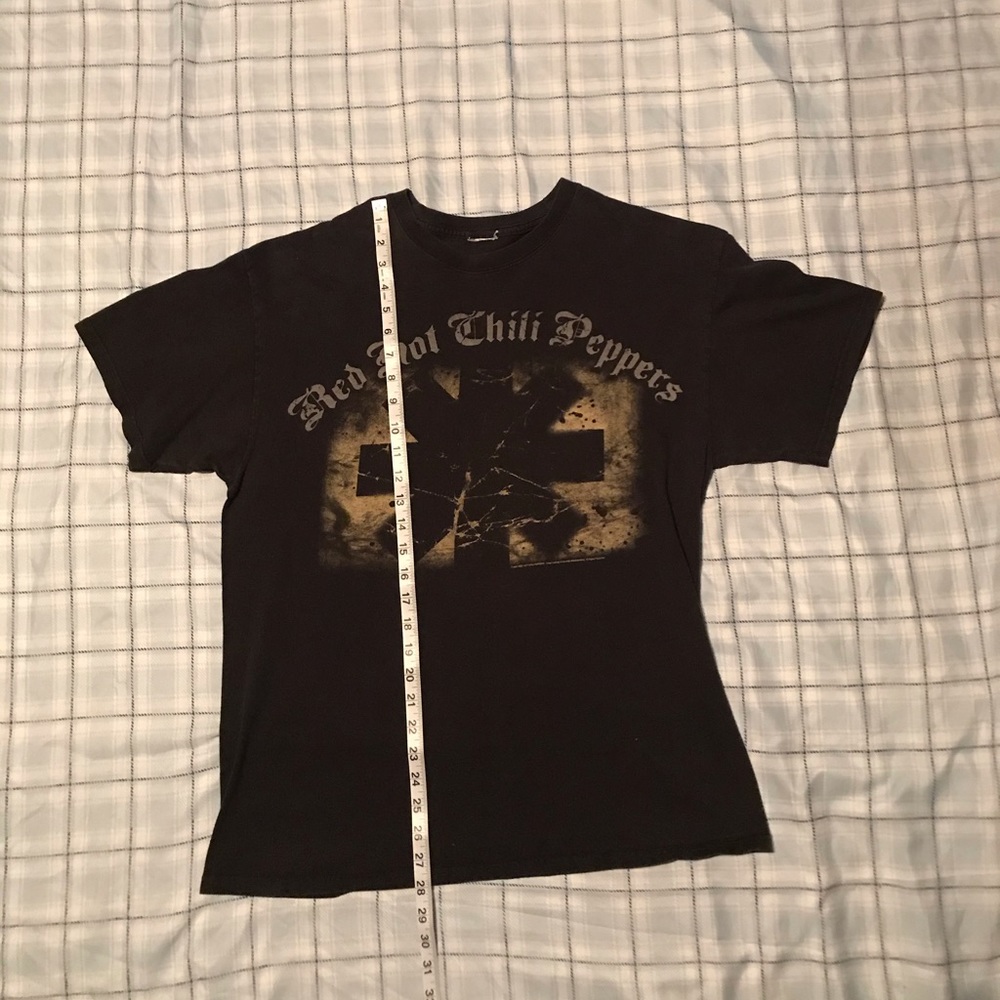 Red Hot Chili Peppers tee shirt size LG